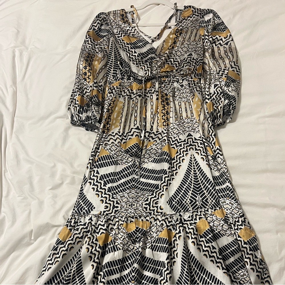 MELLODAY Black and Gold Geometric Long Sleeve Dress